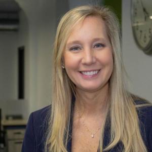 Amanda Holstein Headshot